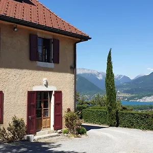 Les O D'annecy Guest house