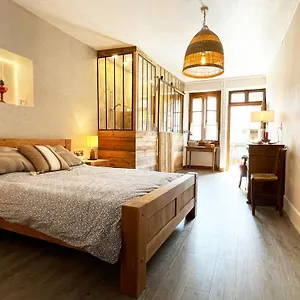  Couette-café D'hotes Avec Entree Privative Au Calme Dans Maison De Village